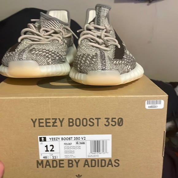 Adidas mens size 12 Zyon Yeezy 350